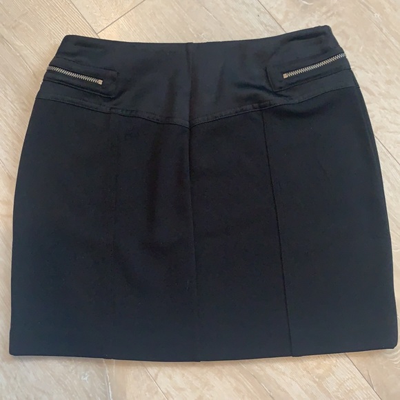 Black Express mini skirt - Picture 2 of 4